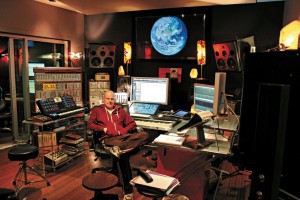 Tom-Holkenburg-Aka-Junkie-XL_10