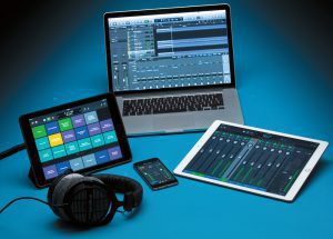 MacBook Pro, iPad und iPhone mit Logic X Pro und Logic Remote