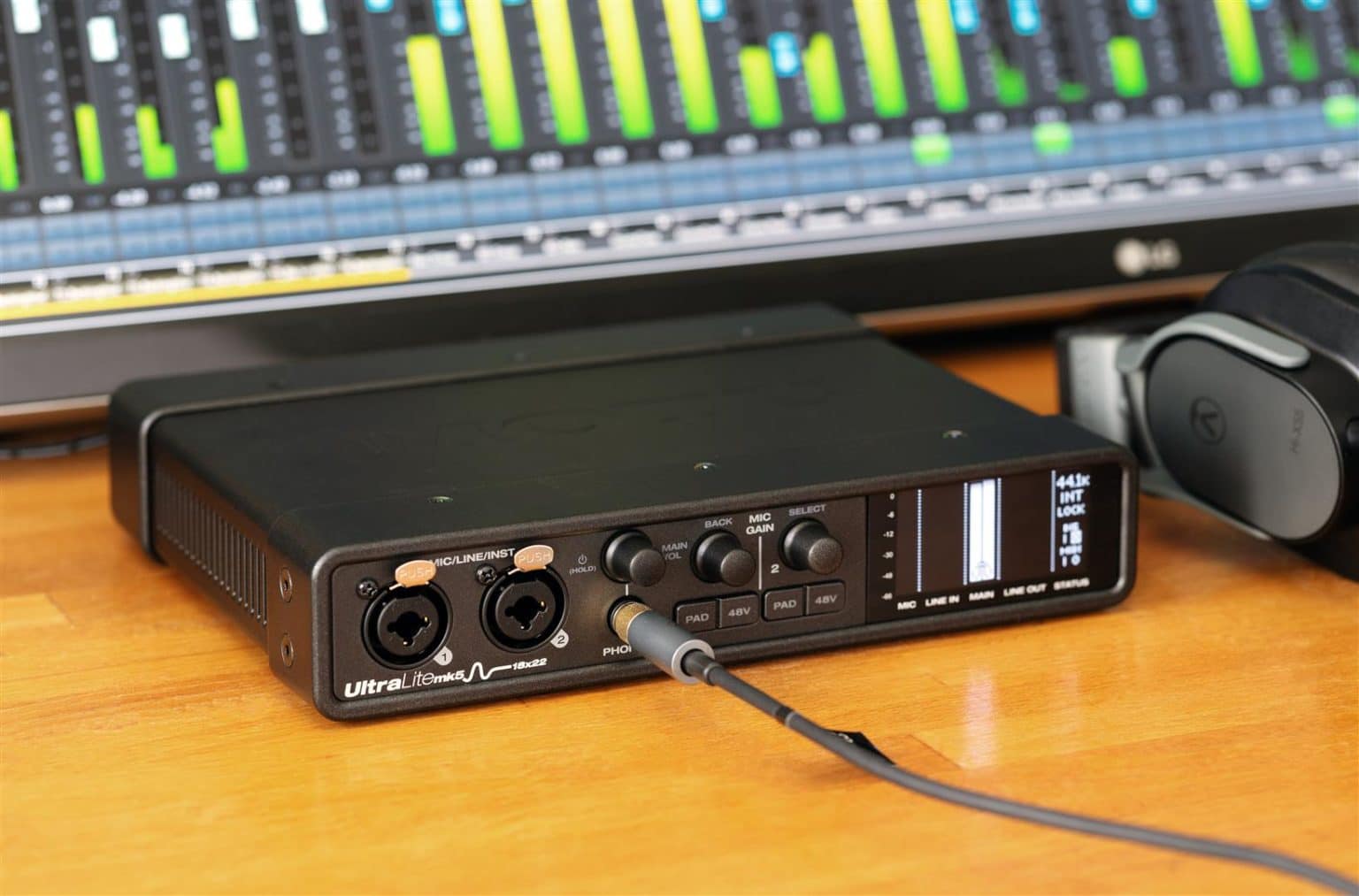 MOTU UtraLite mk5 – USB-Audio-Interface im Test | SOUND & RECORDING