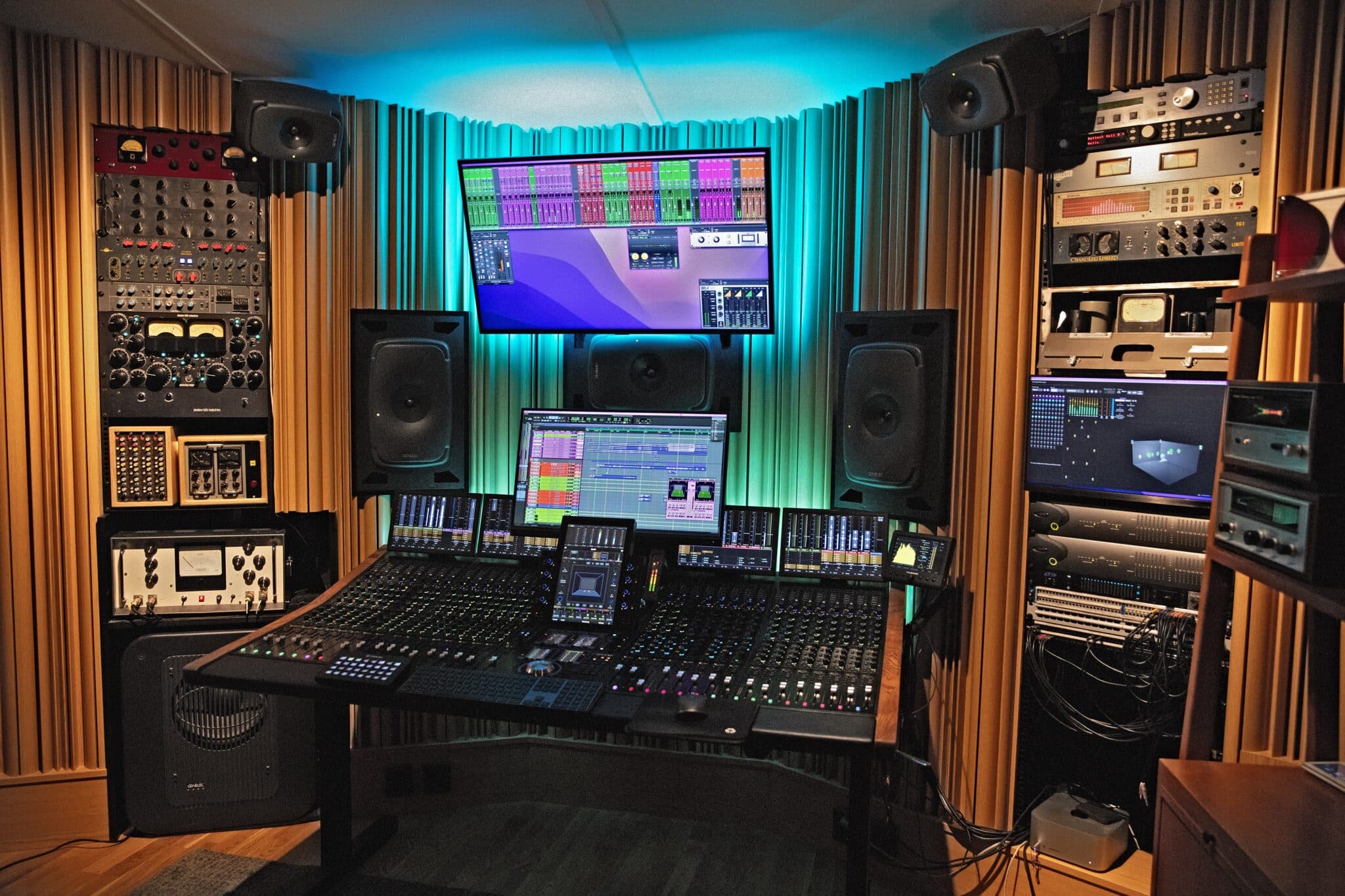 Der Dolby-Atmos-Arbeitsplatz in den Atlantis Studios in Stockholm, wo Stefan Boman die Roxette-Alben neu abgemischt hat.