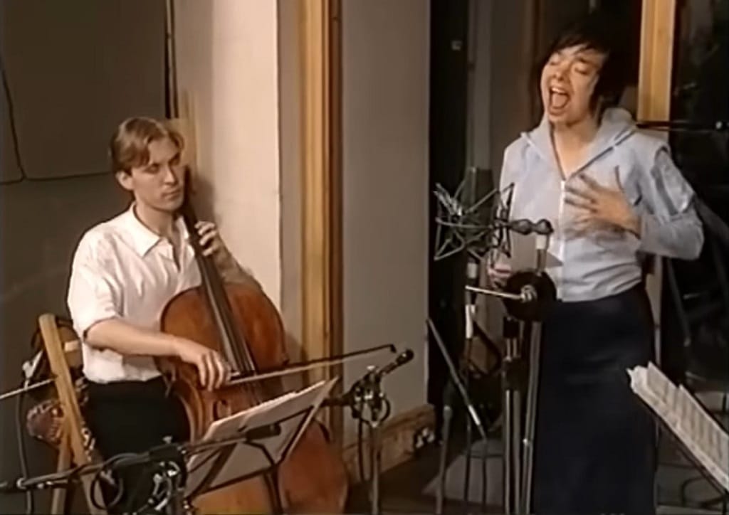 björk strings sing