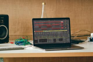 Ableton Live 12 – DAW auf Laptop geöffnet