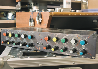 Von analogen EQs hin zu vollständig digitalen und wieder zurück zu Emulationen – EQs wie der GML 8200 waren schon immer beliebt und werden es auch bleiben.