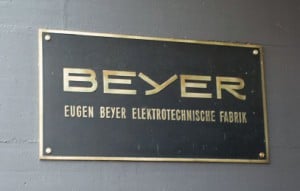 Altes Firmenschild von Beyerdynamik