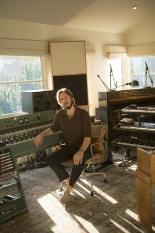 hey home office ist anmaßend emile haynie über seine arbeit an high as hope von florence the machine studioszene noble sound studio linsengericht sound recording hey home office ist anmaßend emile haynie über seine arbeit an high as hope von florence the machine studioszene noble sound studio linsengericht sound recording